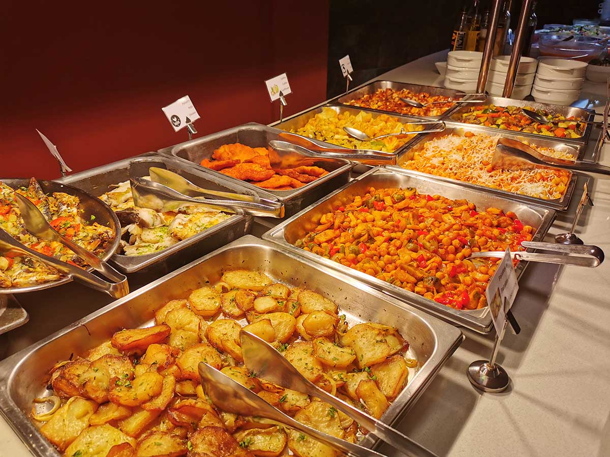 Servicios: En el Hotel Petit Palau disponemos de servicio de buffet