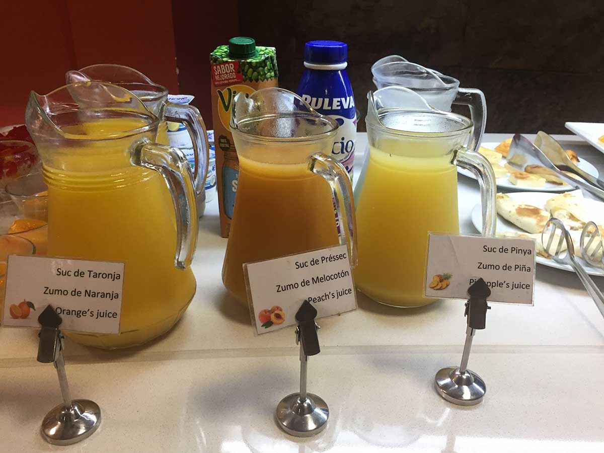 Servicios: En el Hotel Petit Palau ofrecemos servicio de desayuno