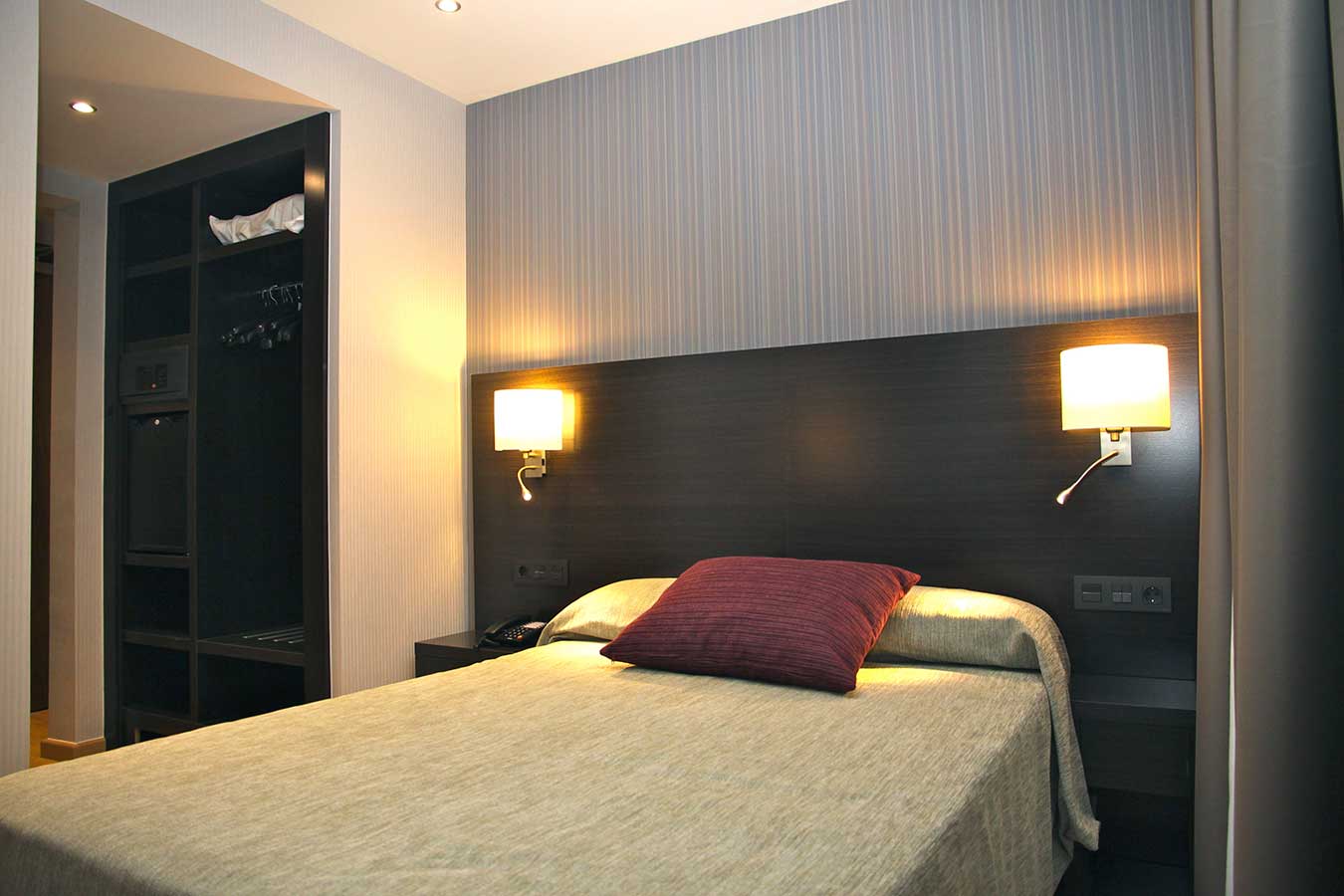 Habitación Doble Uso Individual para 1 o 2 personas con 1 cama de 200 x 135 cm