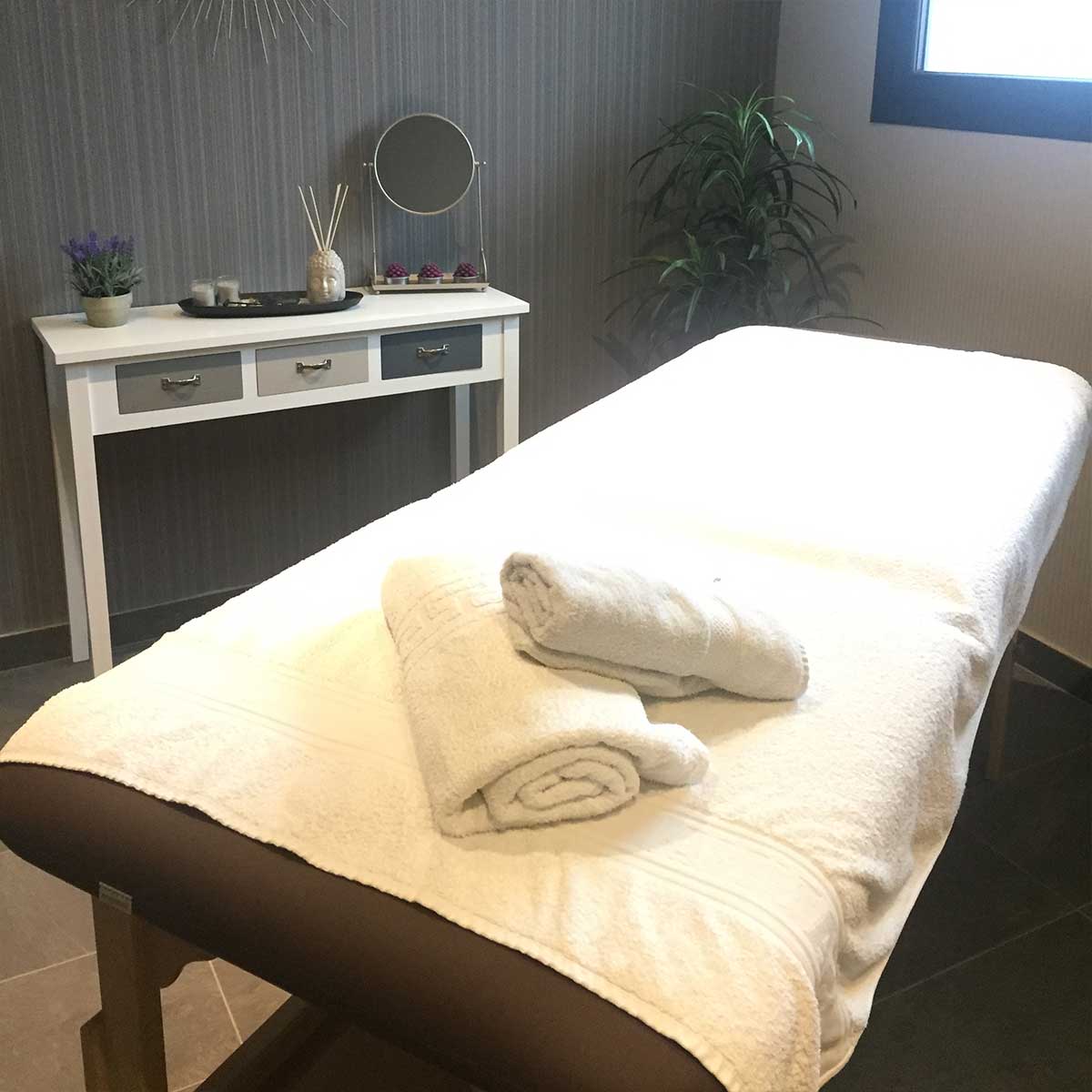 Servicios: En el Hotel Petit Palau disponemos de servicio de masajes