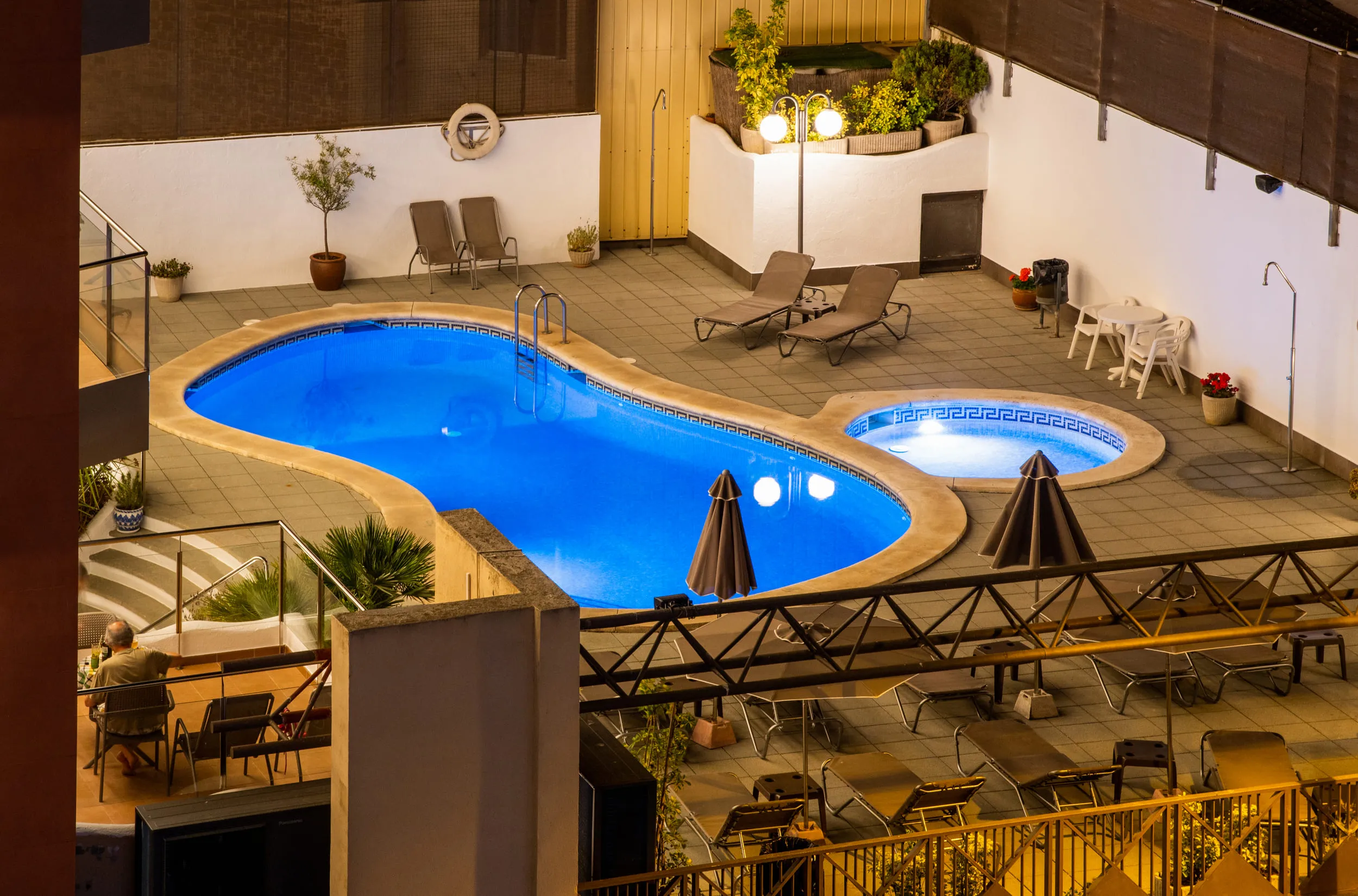 hotel piscina blanes